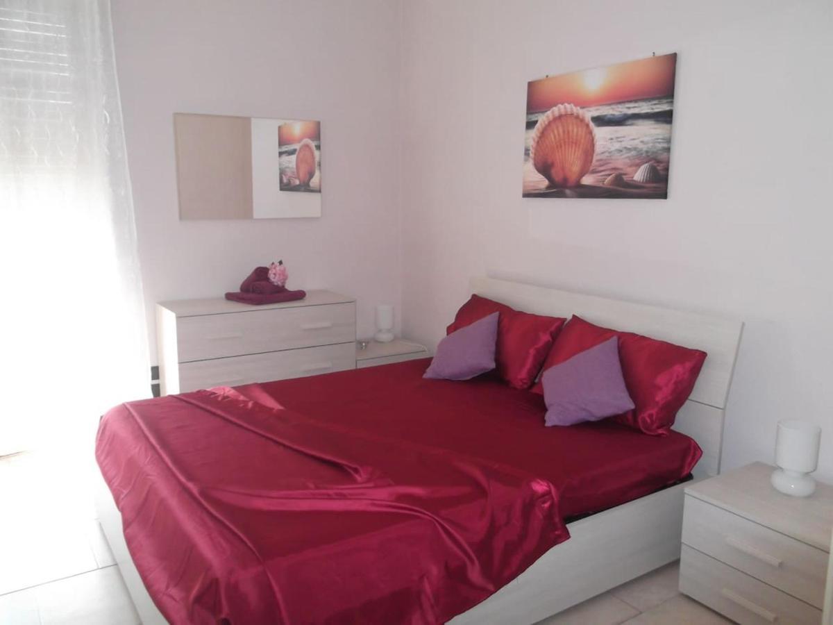 Attico Trilocale Con Solarium A Borghetto Santo Spirito Apartment Exterior foto